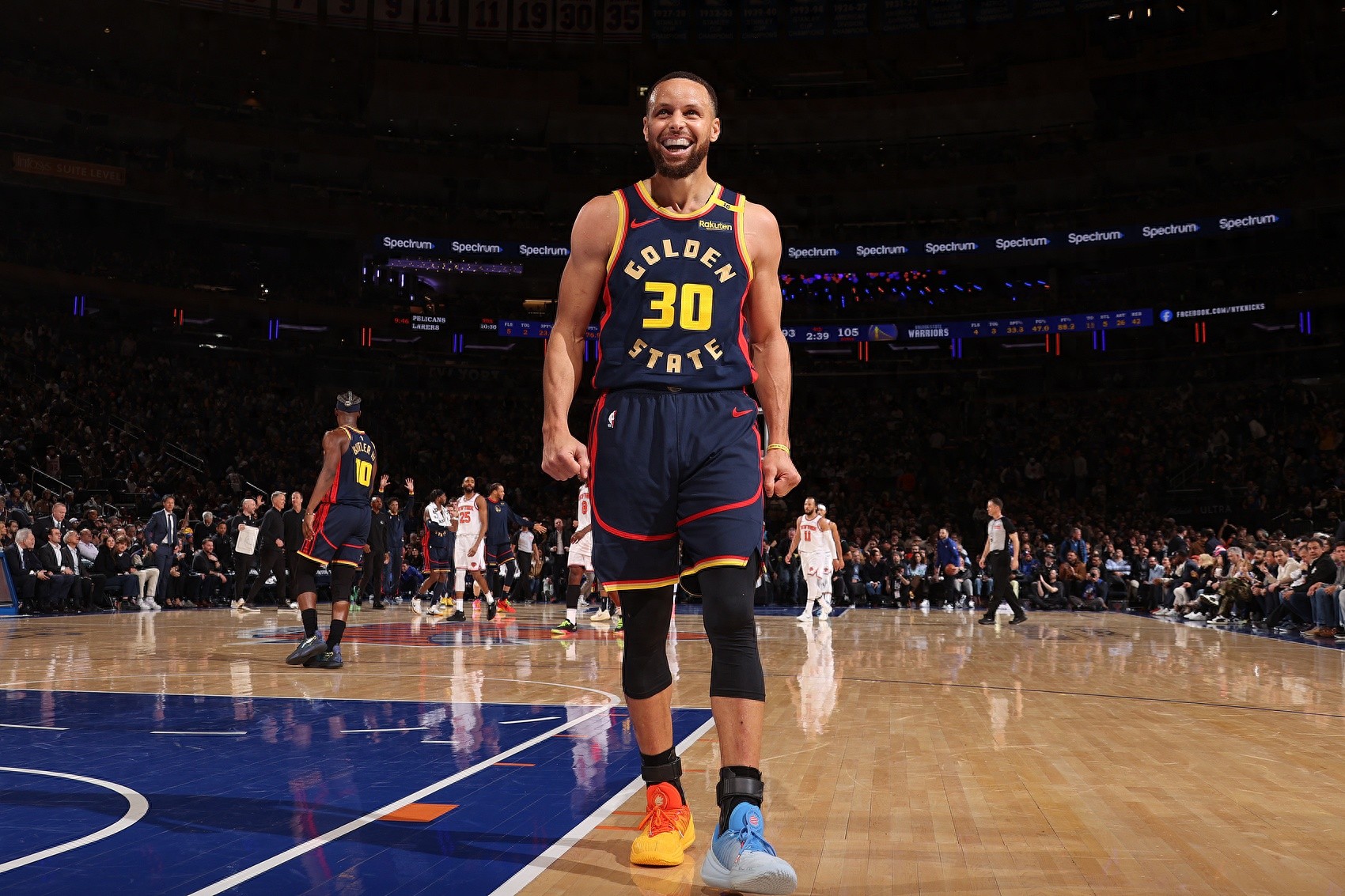 关于库里在利物浦比赛中关键助攻，出色防守引发热议！的信息-半岛体育